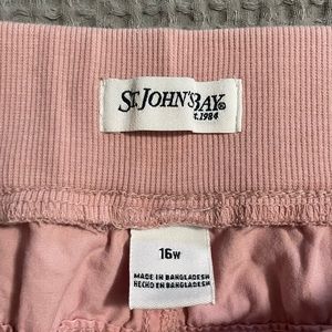 St. John’s Bay Women’s Capri w/ roll up option